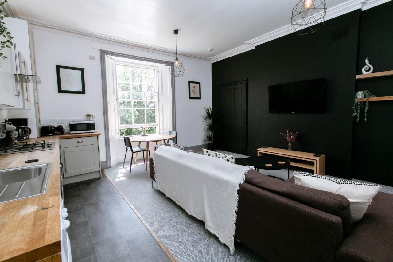 Peaceful Apartment - Dedicated Free Parking - Walk To Centre, Uni, Hosp - Business And Leisure - Contact For Long Stays Exeter Ngoại thất bức ảnh